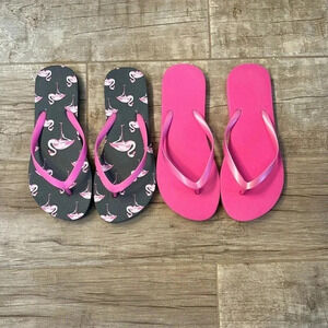 Summer flip flops: flamingo and pink flip flops bundle. NWOT 🔴